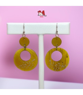 Boucle d'oreille en corne recyclée